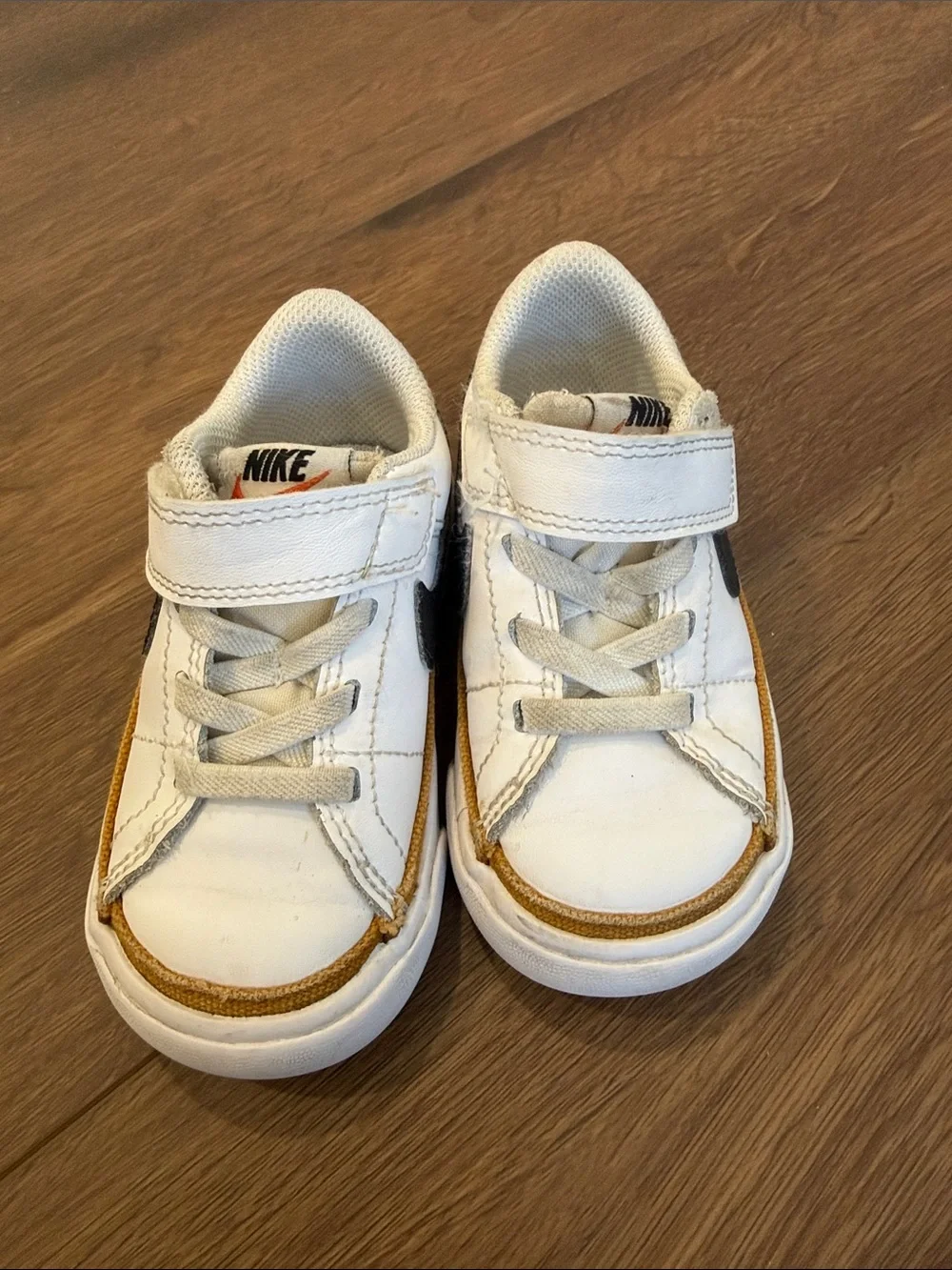 Nike Kids White and Tan Low-Top Sneakers with Black Swoosh